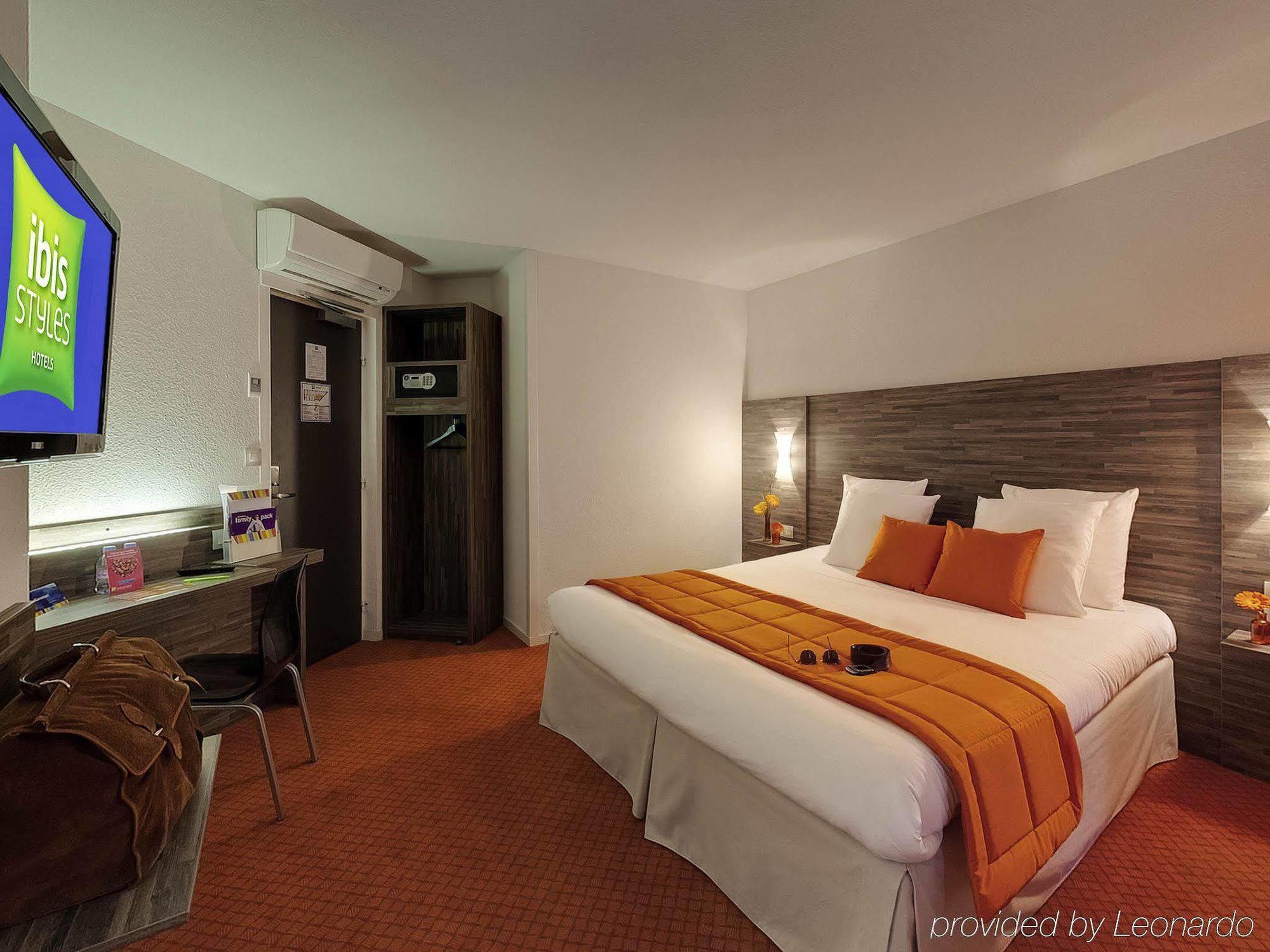 Hotel Ibis Styles Rennes Centre Gare Nord Esterno foto